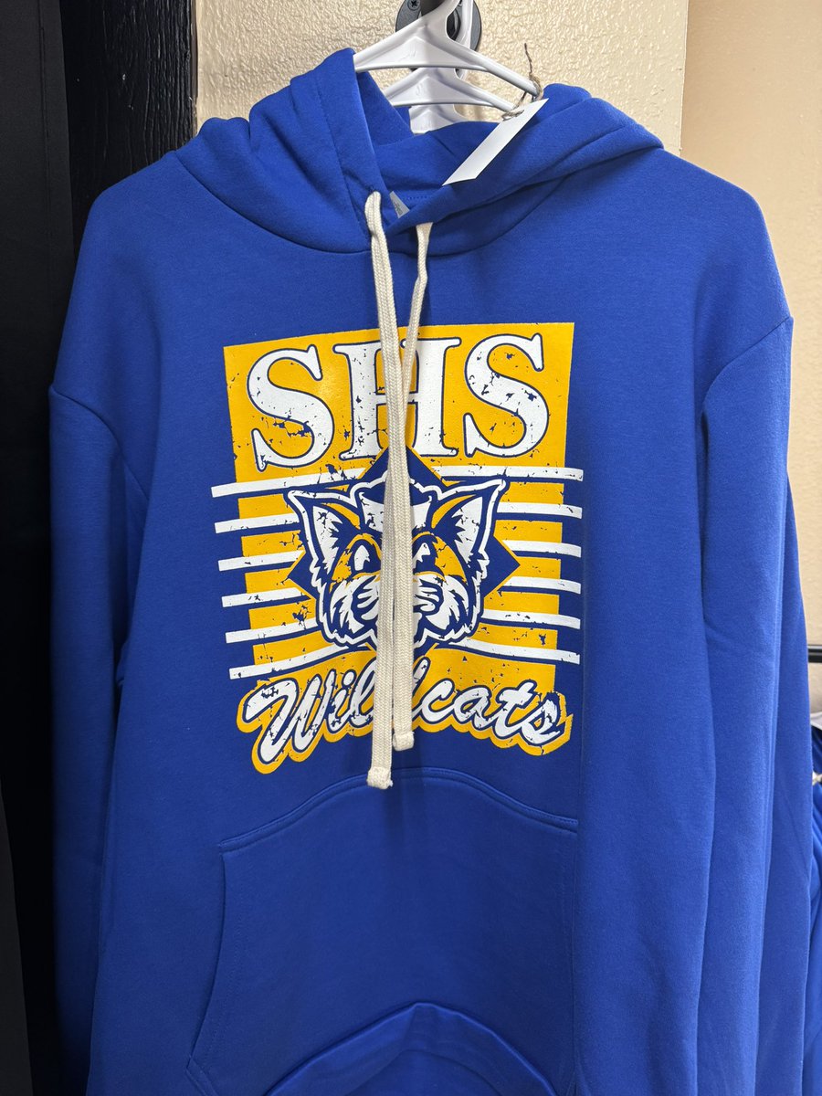 SweetTeesSW's tweet photo. Come check out our new shirts and hats at Two Sisters at 811 New Hwy 68, Sweetwater. The store is open until 4 today! https://t.co/15ZxRBdoae