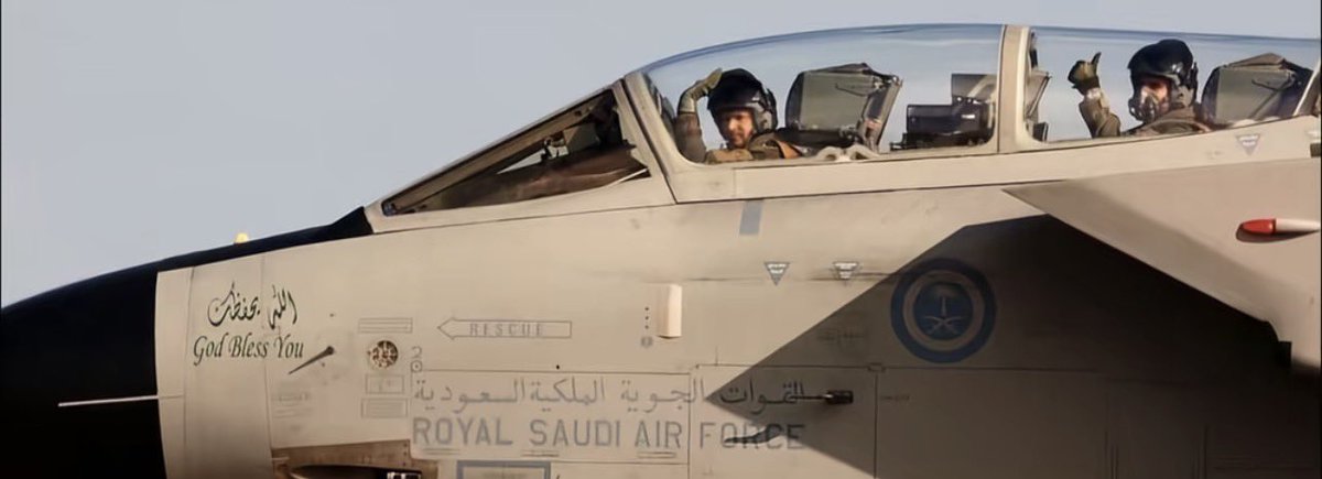 lRiime's tweet photo. لو تأمرين الرمل عنّك نلّمه ،
ولو تعطشين الدم .. لك منّا مسكوب 🤍 https://t.co/XXKoZFhx4V