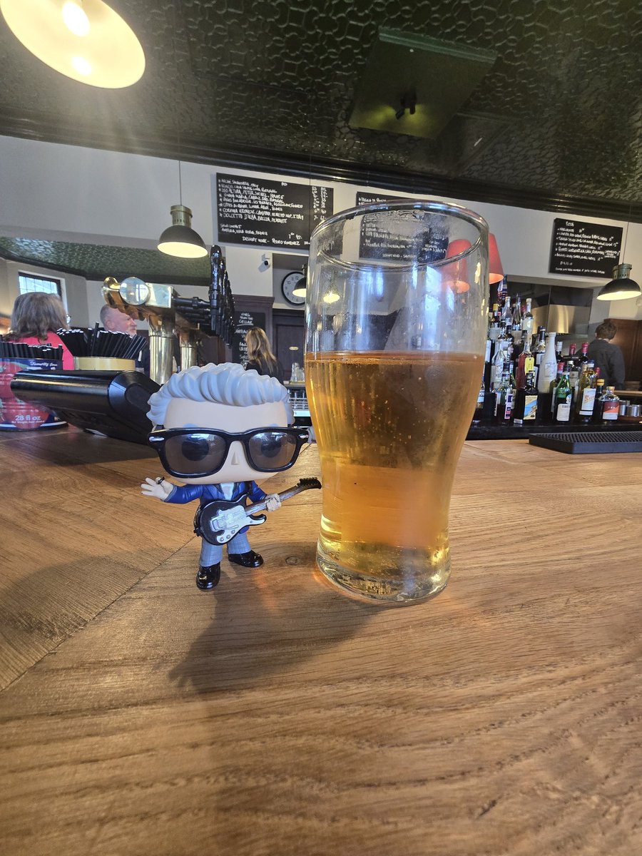 ambur_nikole's tweet image. I told him he needed to take it easy. Pint-sized doesn't mean he can have a whole pint🤣

#thelordstanleypub #camden #London #petercapaldi #doctorwho #12thdoctor