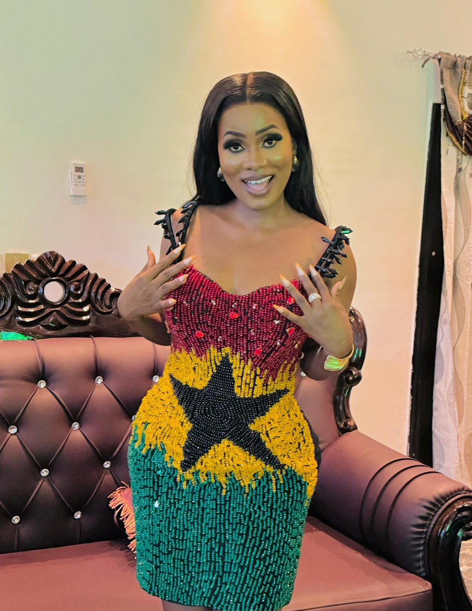 etornam_gmb2025's tweet photo. My heart is full of gratitude to the wonderful people of Dunkwa for the warm reception, the love, the gifts, the delicious food, and the incredible support you showed me in my GMB competition. Contact: katefashion 0593843652 for your outfits
#GratefulQueen #happyindependenceday https://t.co/PvGuVdBrGb