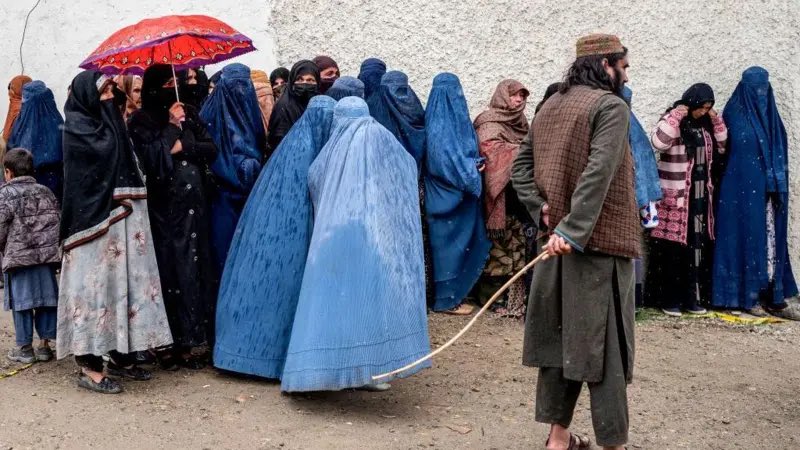 HajarShojaee's tweet photo. On International Women's Day, we stand with the brave women of Afghanistan who continue to fight for their rights to education, work, and freedom. Their voices must not be forgotten.

#EndGenderApartheidinAfghanistan

©BBC World
@CNN
@guardian
@nytimes
@Reuters https://t.co/oLNfcirELD