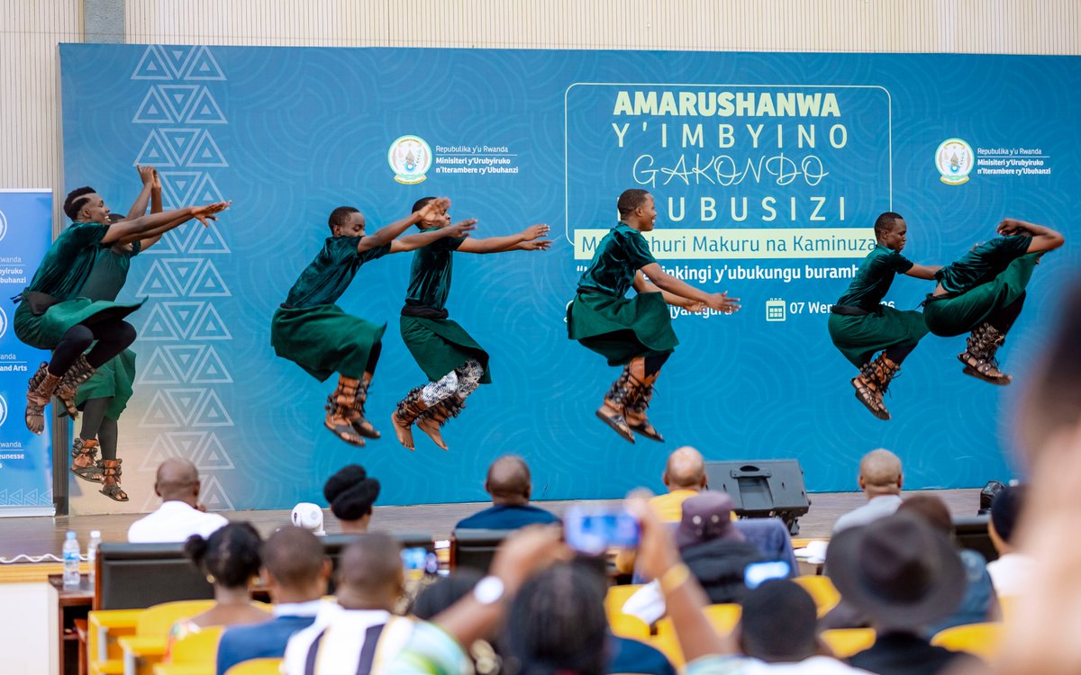 RwandaYouthArts's tweet photo. Itorero Inkesha rya Muhabura Integrated Polytechnic College '@MuhaburaCollege' ryaserutse ku mwanya wa Gatandatu, ari na ryo ryasoje umunsi w'abarushanwaga mu Marushanwa y’Imbyino Gakondo n’Ubusizi mu Mashuri Makuru na Kaminuza muri @RwandaNorth. #UmwimerereWacu https://t.co/jEAjpKXvjw