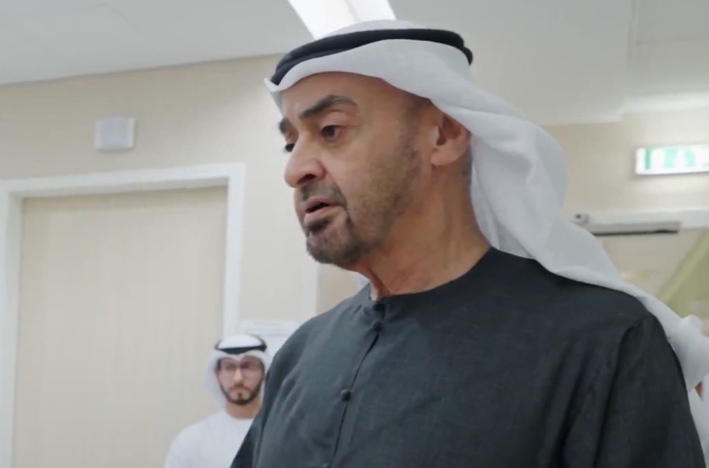 ABinmousa's tweet photo. رئيس الدولة متحدثاً عن الظروف الحالية : الإمارات قدوة وقوية وبخير، والمواطنون قاموا بواجبهم، ومواقف المقيمين مشرفة 
الشيخ محمد بن زايد : الإمارات قدوة لكن جلدها غليظ ولحمها مر https://t.co/gQHDdvdoBy