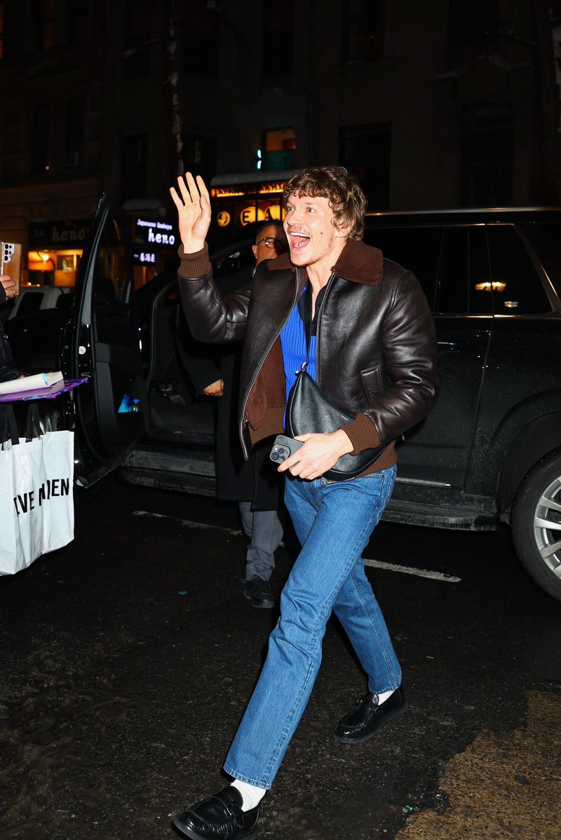 gabysreads's tweet image. his enjoyment of just being himself and not being afraid to express himself and his emotions, especially with hudson and the other cast of heated rivalry! he seems like the most fun and caring person to be around!! ALSO that he’s from Texas #represent 🤘🏽