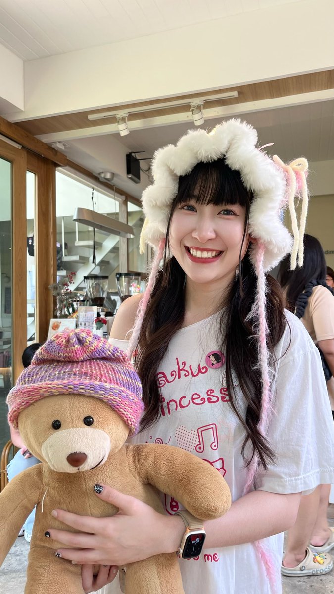 ถึงบ้านเช็กกกกกก ✅
ขอบคุณทุกคนวันนี้มากๆเยย 🥹🩷 ไม่คิดว่าจะมากันแบบเยอะมากจริงๆ บางคนมาจากตจวอีก ฮือ ขอบคุณมากๆเลยนะคะ วันนี้มันเต็มไปด้วยความสุข และมีค่าสำหรับเข็มมากๆ อย่างที่บอกแอบเครียดจิ๊ดนึงว่ามันชิวไปมั้ย5555555555555555