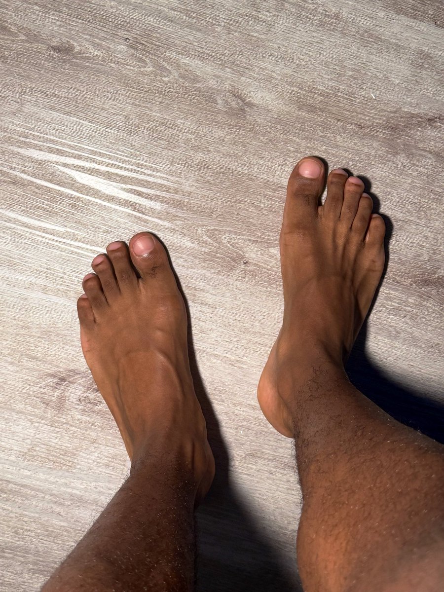 🦶🏾
