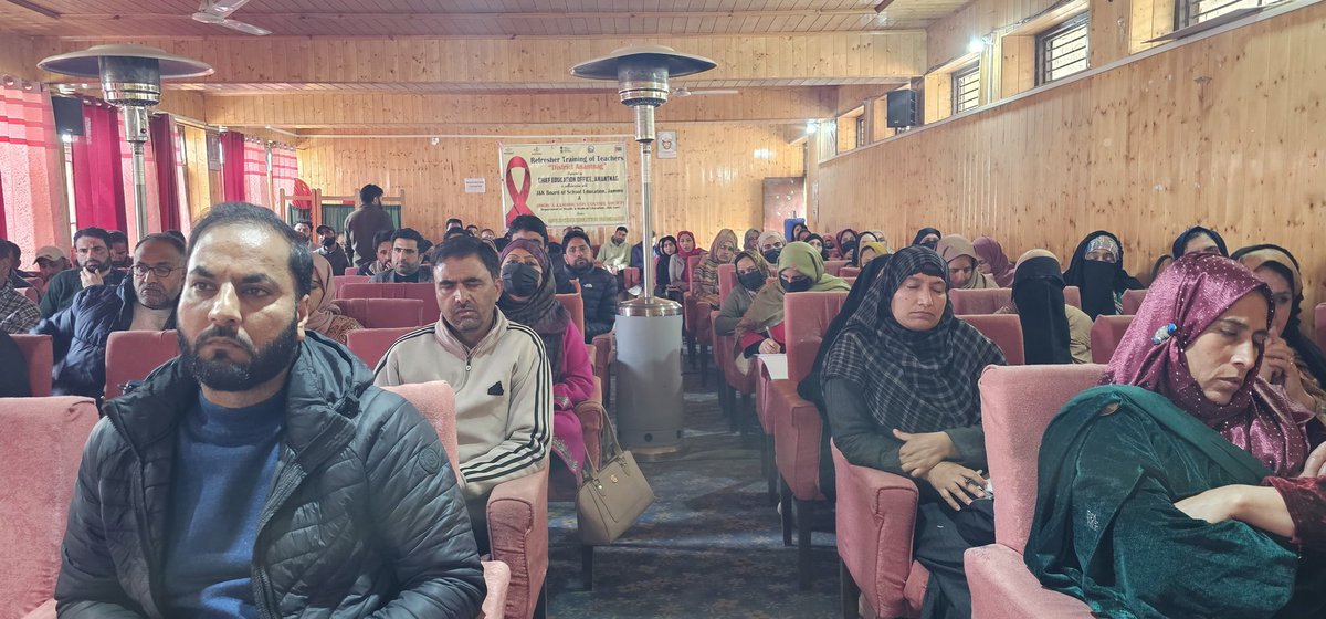 AnantnagDIPRC's tweet photo. One-day refresher training session on Adolescence Education Program(AEP) organised for teaching officials by @chiefang12823 in collaboration with the J&amp;K BOSE &amp; JK AIDS Control Society at DIET Anantnag. 

@sakinaitoo @DCAnantnag
@diprjk @ddnewsSrinagar 

https://t.co/Hg2TgTAj8y https://t.co/pxs3q3tj1f