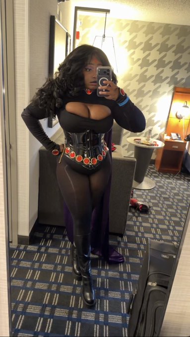 🎙️Oppai Princesss | Voice Actor 🎙️ - My cosplay of Raven from Teen Titans and Day 1 of @blerdconDC https://t.co/8grNia6SSs