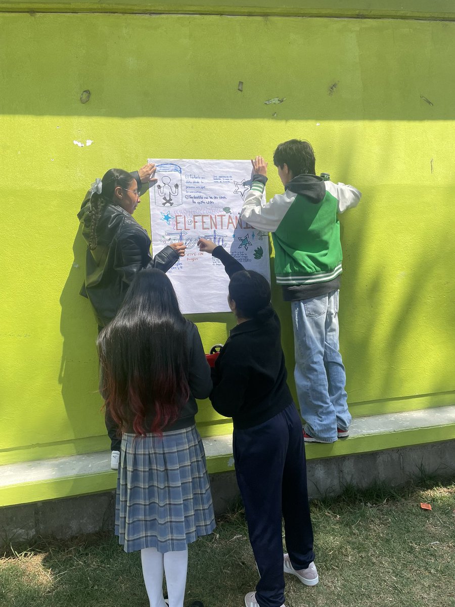 mimi2m06's tweet photo. Escuela Secundaria Oficial # 328 Juventino Rosas. Mexicaltzingo EdoMex

Jornada Nacional: El fentanilo te mata, elige ser feliz.

#ElFentaniloTeMata 
#JornadaPorLaPazYContraLasDrogas 
#SEP
#Secundaria328JuventinoRosas

Disciplina: Tutoría https://t.co/nfxPijRZGS