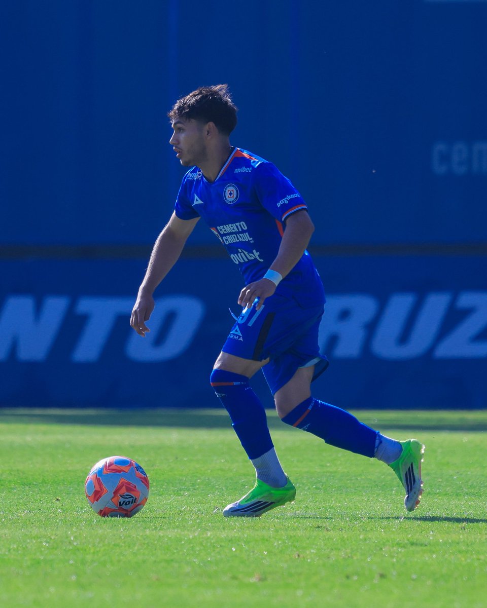 AzulBasicas's tweet image. Termina la primera mitad.

#CAZ 0-0 #ASL
#Sub21