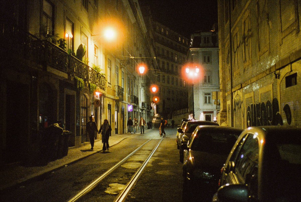 marvinj_lee's tweet photo. Experiencing nostalgia at night -  Lisbon, Portugal https://t.co/gueRdQF1TT