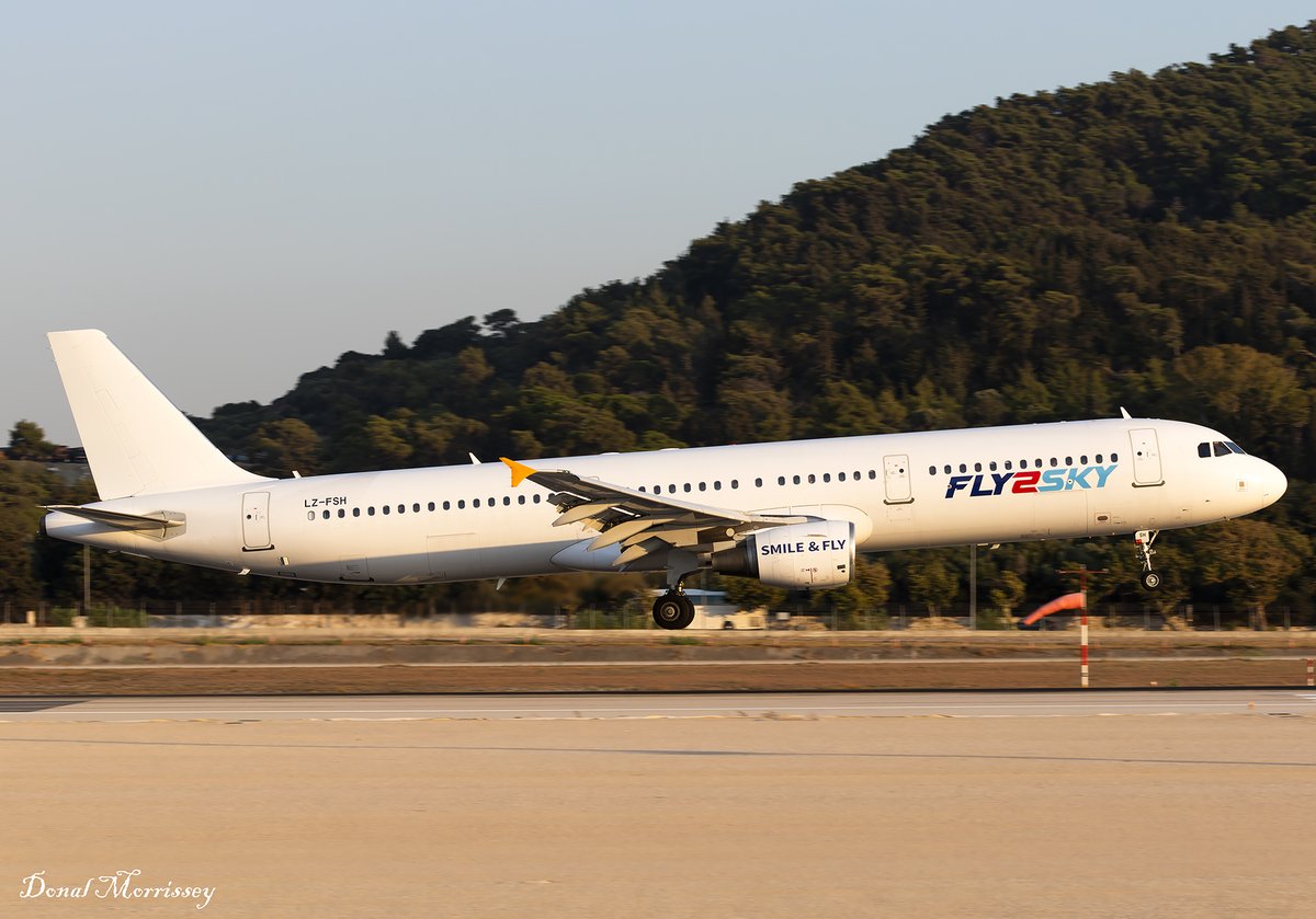 birrlad's tweet image. Fly2Sky @Airbus A321-211 LZ-FSH arriving at Rhodes during sunset.
#avgeek #avition #airline #airtravel #airbus #planespotting #Rhodes