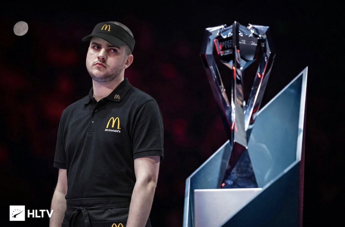 Days since FaZe CS won a trophy tweet media