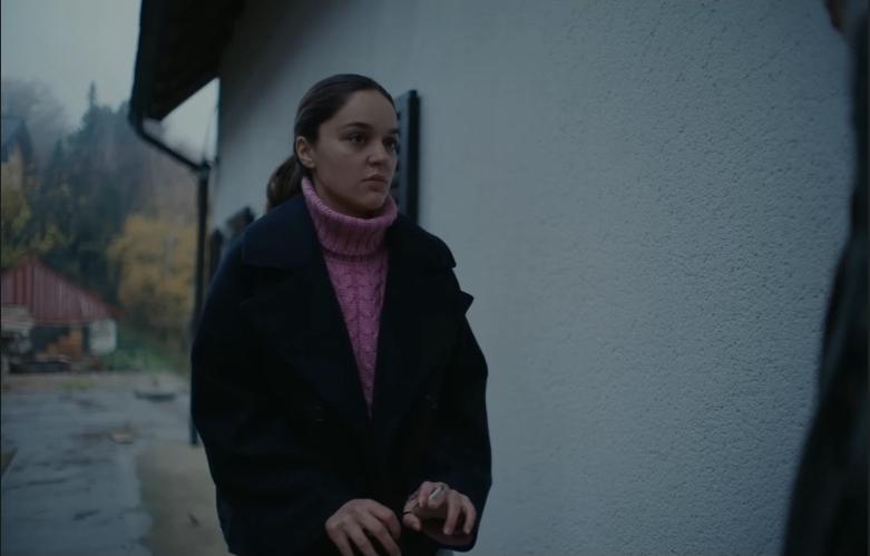 AtetSatet's tweet photo. I rewatched the clip and only now noticed that Sonja started smoking because of the stress and the whole situation… my girl...#sramhr https://t.co/JjqLPVFggo