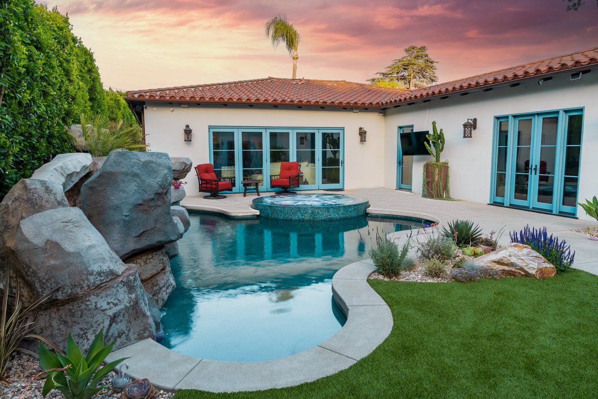 ProscapesOC's tweet image. Make every day a staycation! 🦩✨

Tap the link in our bio to learn more and get a quote. 

#CalimingoPools #CalimingoDreamYard #LuxuryPool #CustomOutdoorLiving #BackyardOasis #ResortAtHome #FiveStarBackyard #LiveLuxury #SoCalLiving #LABackyard #PoolLife #PoolDesign