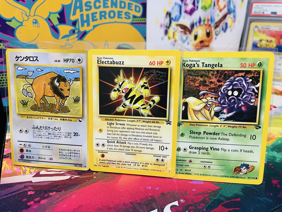 Pokémon cards just look better with yellow borders. Bring them back!
