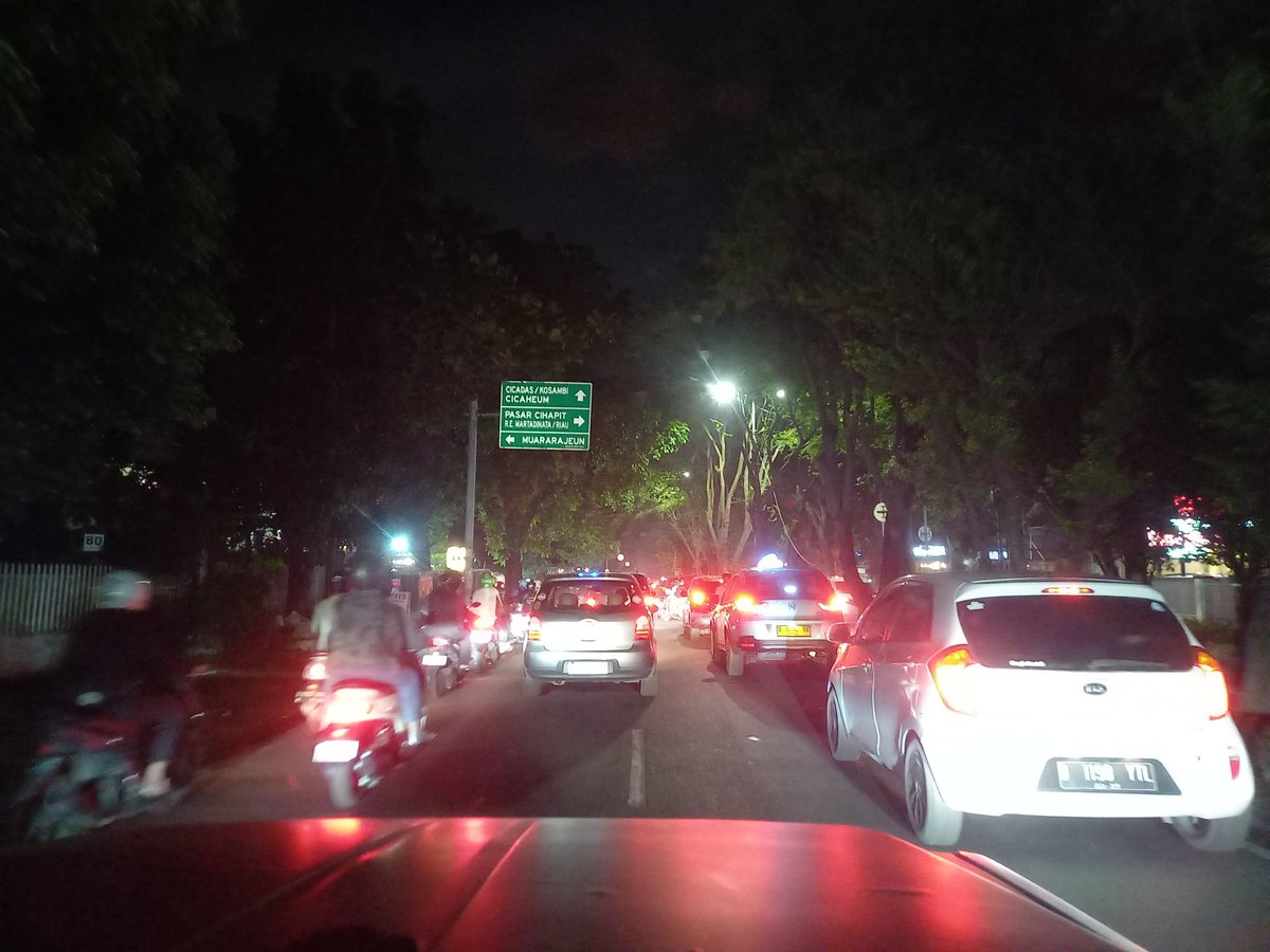 AFHReFRAlezhra tweet media