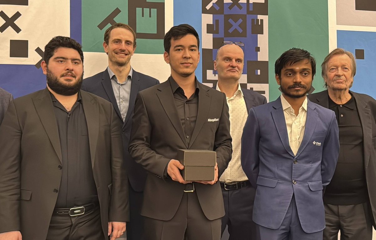 ChessbaseIndia's tweet image. He did it again!! @NodirbekGM  wins the @PragueChess  with a clear point lead over the field. Abdusattorov scored an unbeaten 6/9 points with 6 draws and 3 wins. This is his second Triumph at the Prague Masters after winning it in 2024.

#Prague #Chess