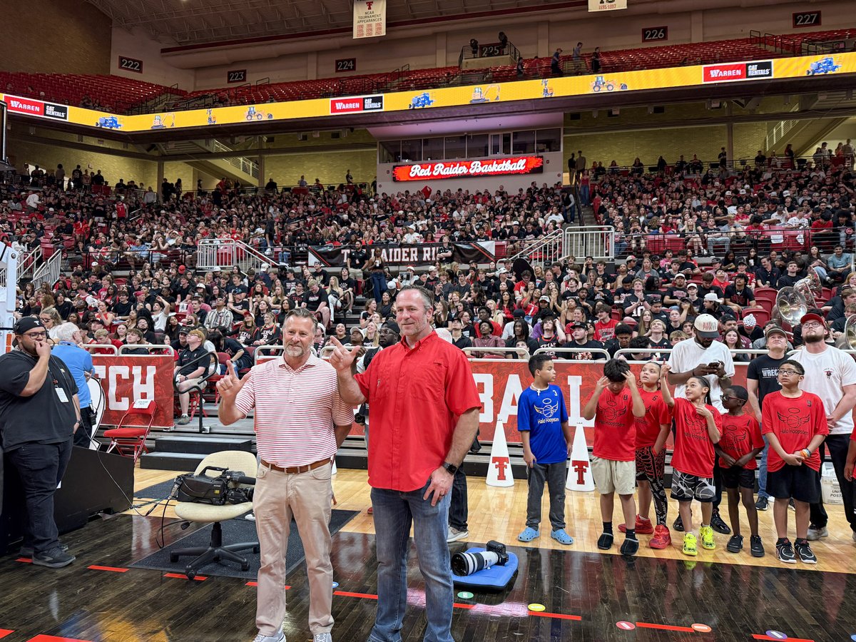 Warren CAT tweet media