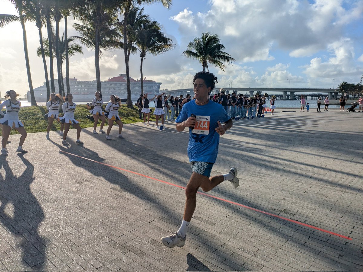 AndrewRuiz__'s tweet photo. What a morning at the Superintendent 5k! Grateful for the support of our community. More than $125,000k raised for our schools! https://t.co/phZaFlaS3P