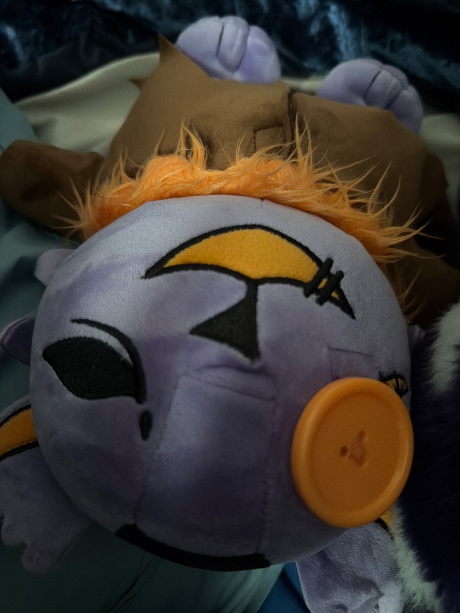 seamholder's tweet photo. HAPPYY SEAM SATURDAYY 
todays seam fact:

seam is actually their own purrson! despite common belief that they may occupy other roles (eram, gaster, friend) they are actually just Seam. sorry everyone! https://t.co/KlcTmxziHJ