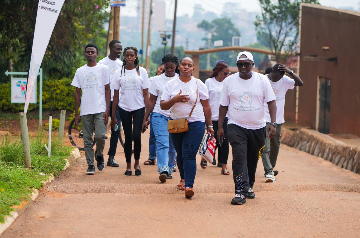 umu_nkozi's tweet photo. @umu_nkozi joined students &amp; partners in a solidarity walk for refugees under #TAGDev2.0 with #RUFORUM, promoting skills, entrepreneurship &amp; work opportunities to empower refugees and host communities. 🌍✨
 #RefugeeEmpowerment #Solidarity https://t.co/Wz9rJQooNJ