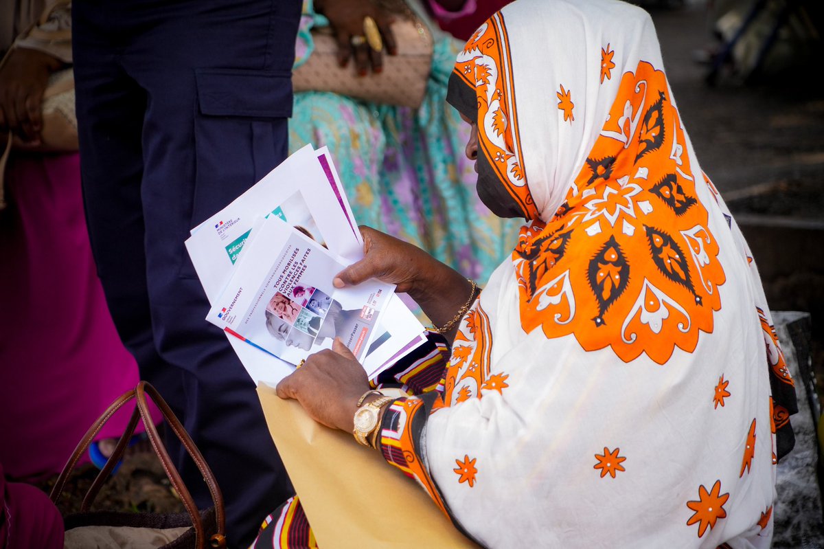 Police Nationale 976 tweet media