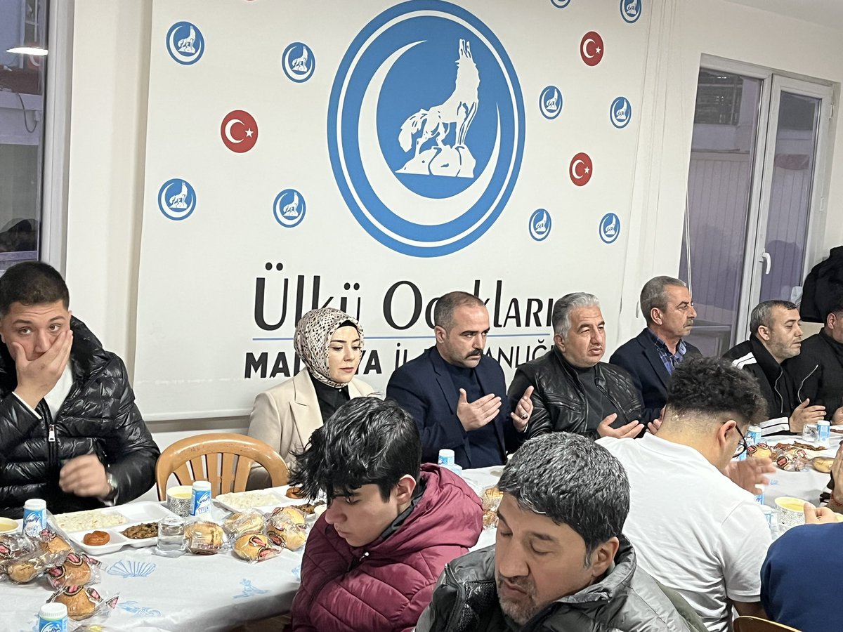 Ülkü Ocakları Malatya İl Başkanlığı olarak Mübarek Ramazan Ayının 17. iftarını MHP Doğanşehir İlçe Başkanımız, Türk Mühendisler Dernek Başkanımız, esnaflarımız ve ülküdaşlarımız ile birlikte yaptık. 

İftar programımıza destek veren Ülküdaşımız Hilal Yiğit’e teşekkür ediyoruz.