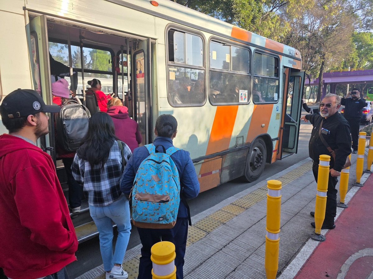 Martín López Delgado tweet media