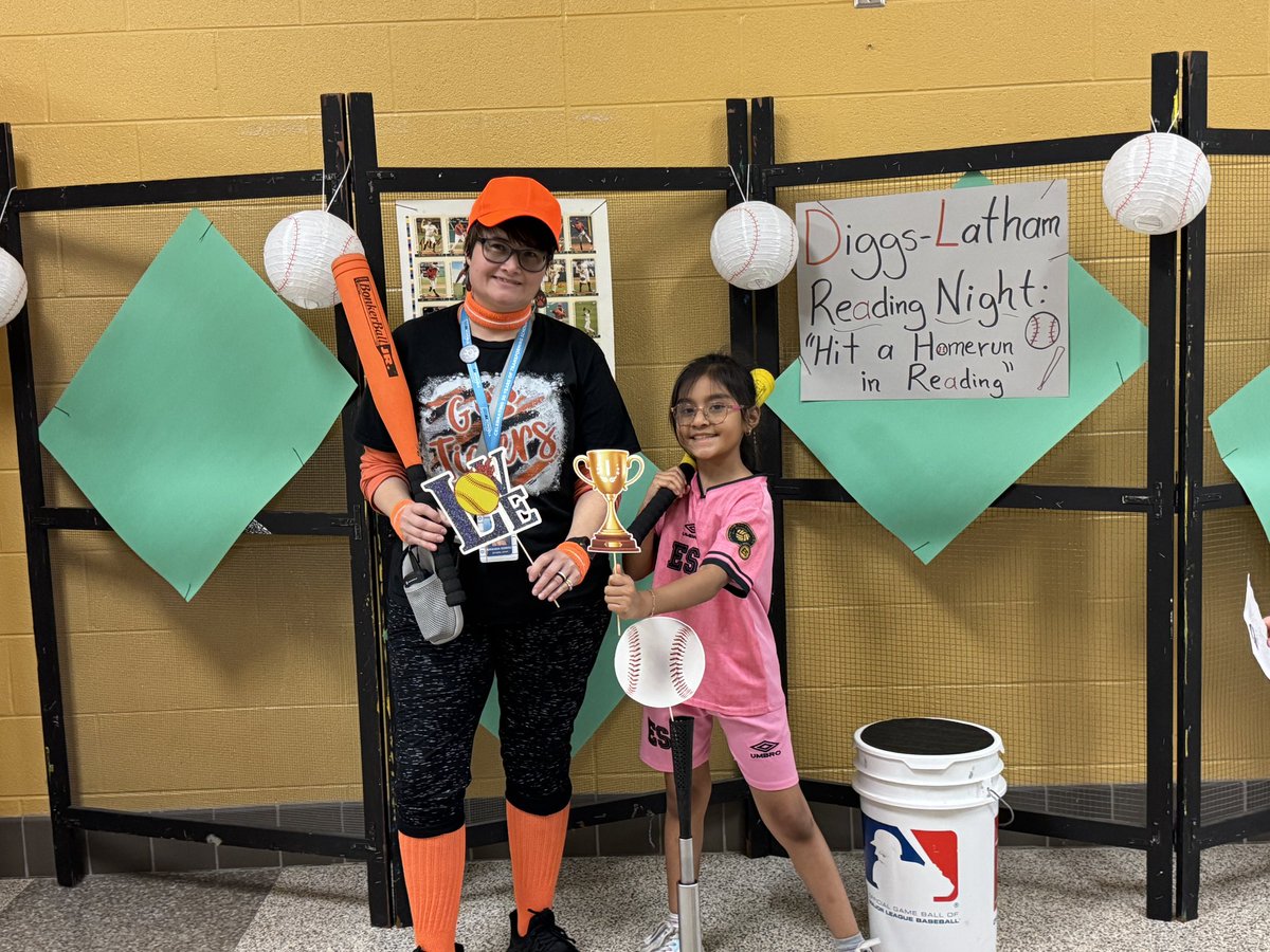 DLESMagnetCoord's tweet image. We sure did “Hit a Homerun in Reading” this week. #curriculumnight #ReadingNight #magnetcoordinator @DiggsLatham