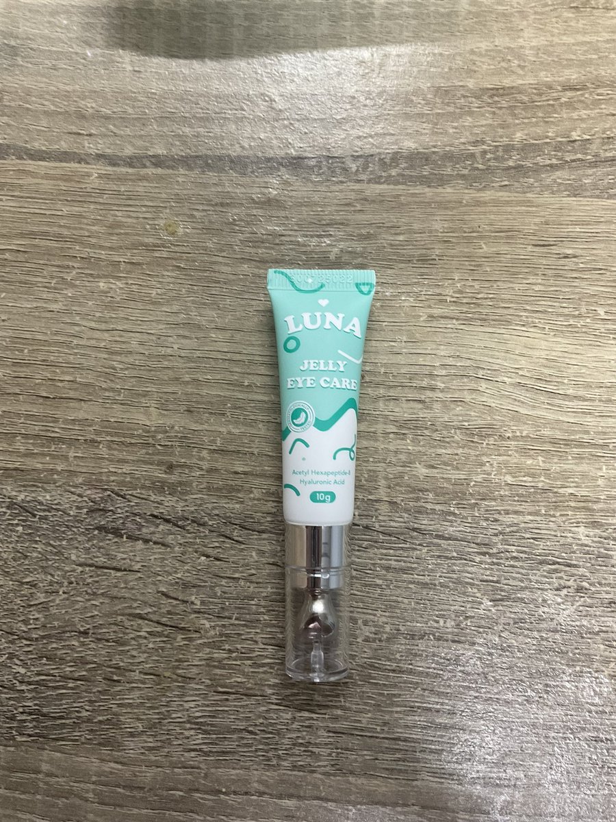 qawsed_23's tweet photo. ปล่อยต่อ Lunaอายครีม 
ใช้1ครั้งแล้วแพ้😭😭😭
120 ส่งฟรี

#ส่งต่อเครื่องสำอาง #ส่งต่อคสอ #ส่งต่อคสอมือสอง #ส่งต่อเครื่องสำอางมือสอง #ส่งต่อคสอเกาหลี #ส่งต่อเครื่องสำอางค์ #ลูน่าอายครีม #ส่งต่อเครื่องสําอางมือสอง https://t.co/22N2tjpKOY