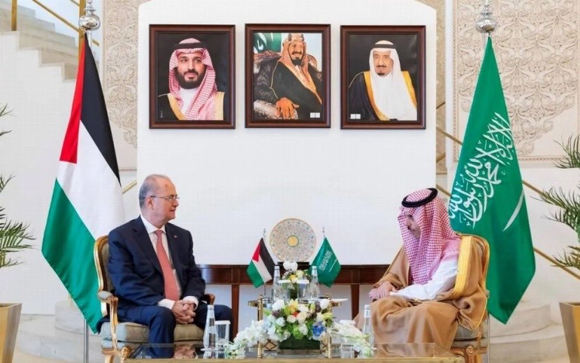 الأمير فيصل بن فرحان ورئيس وزراء فلسطين يناقشان مستجدات الأوضاع