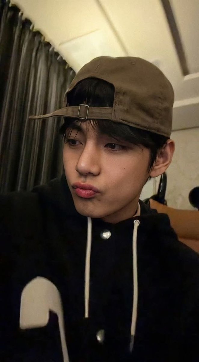 THV🎄 (@taehyungimpact) on Twitter photo 