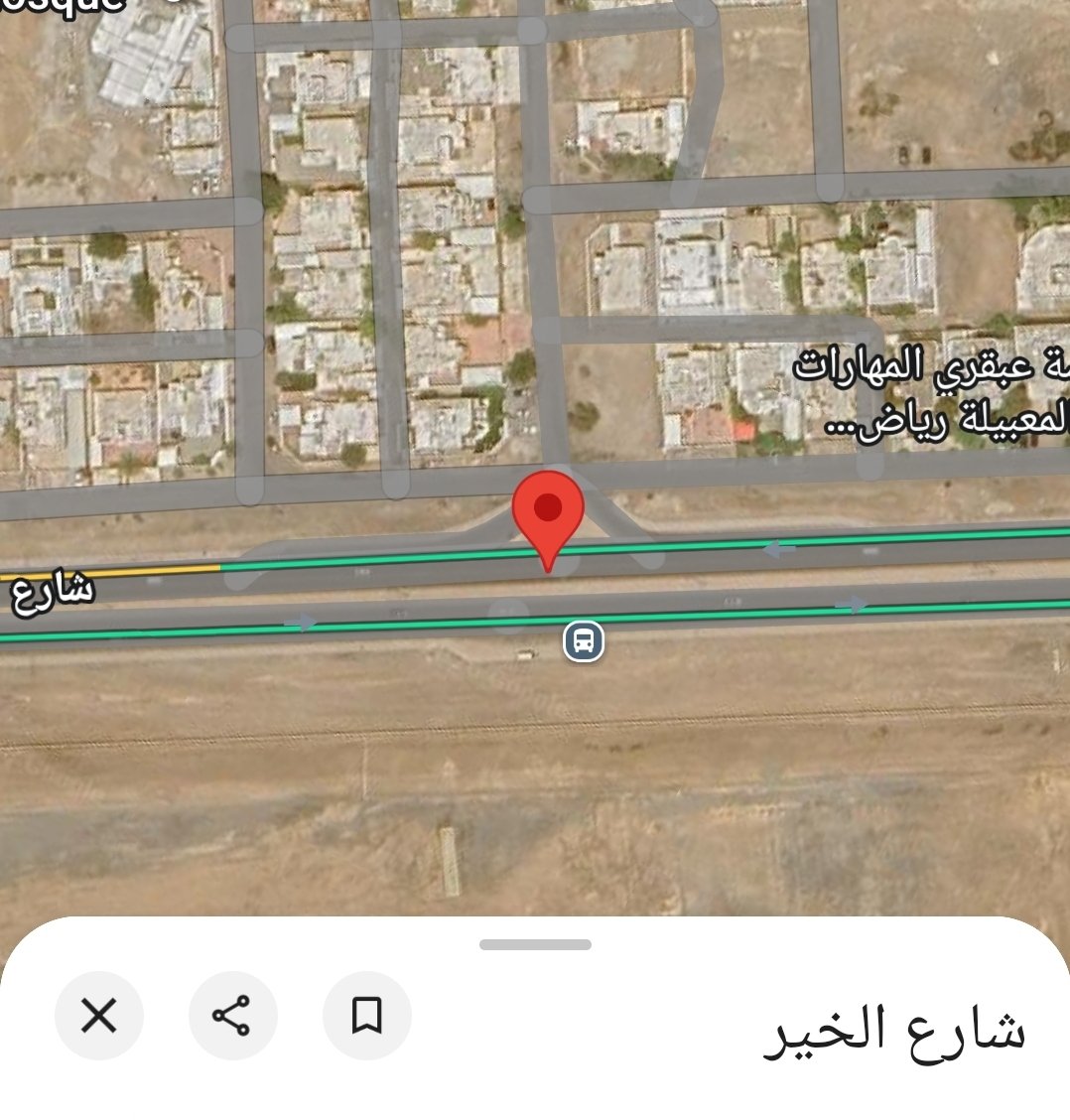 bal7shi's tweet photo. تكثر حالات عدم الانضباط والتجاوز من الخط الأصفر (كتف الطريق). مما يسبب عرقلة الحركة المرورية،
وهذا مثال بالذي يحدث دائما للقادمون من جسر المعبيلة بشارع الخير.
نرجو منكم وضع حواجز لوضع حد من مثل هذا الحالات.

لعنايتكم:
 @M_Municipality 
@RoyalOmanPolice 
@RopTraffic https://t.co/JqZbOAdqTh