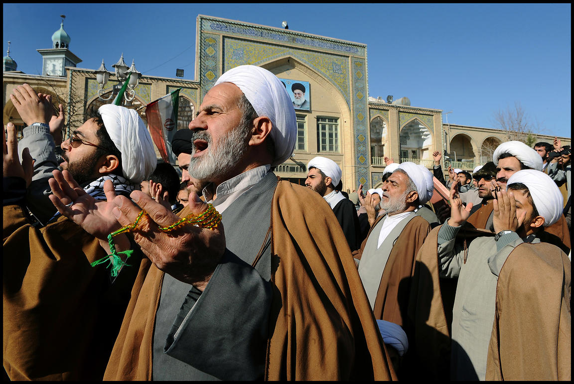 RobertSteuckers's tweet photo. Pourquoi l’Iran est-il une théocratie révolutionnaire?

Comment se déroulera le retour du Mahdi et de Jésus dans l’eschatologie chiite?
https://t.co/snZAfixxyU #Chiisme #Iran #Théocratie https://t.co/Eewqm0nBpV