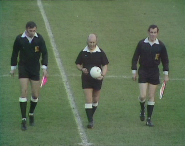 Referee Roger Kirkpatrick (Leicester) before the Arsenal-Manchester United game in November 1975. If the programme is correct the linesmen are Dennis Drewitt (Hove, left of pic) and Dave Patten (Yateley). Alan Ball scored after just 13 seconds &amp; Arsenal went on to win 3-1.