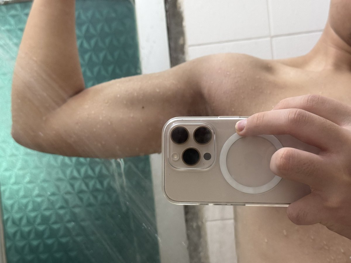 银珩owo tweet media