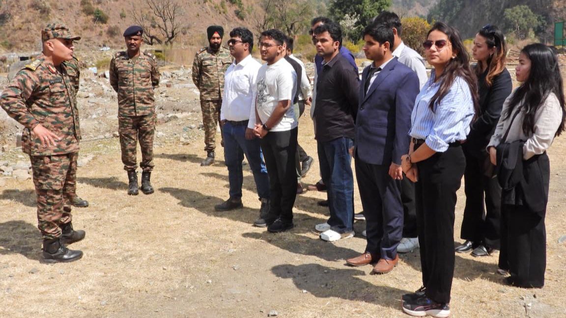 GajrajCorps_IA's tweet photo. Frontline Insights, Future Leaders

12 IFS Probationary Officers visited forward areas of #GajrajCorps_IA at Tenga, Arunachal Pradesh (02–06 Mar 2026). The visit gave them first-hand exposure to soldiering, operational realities, terrain & weather challenges along the Northern Borders. The interaction enhanced understanding of National Security & strengthened Military-Civil cooperation. 🇮🇳

12 IFS Probationary Officers ने #GajrajCorps_IA के अग्रिम क्षेत्रों का Tenga, Arunachal Pradesh में दौरा किया (02–06 Mar 2026)। इस यात्रा ने उन्हें सैनिक जीवन, संचालन संबंधी वास्तविकताओं, तथा उत्तरी सीमाओं के साथ जुड़े भूभाग और मौसम की चुनौतियों का प्रत्यक्ष अनुभव दिया। इस संवाद ने राष्ट्रीय सुरक्षा की समझ को बढ़ाया और Military-Civil सहयोग को मजबूत किया। 🇮🇳

#Jointness 
#IndianArmy 
#GajrajCorps

@adgpi 
@easterncomd
@GajrajCorps_IA
@MyGovArunachal
@SpokespersonMoD
@HQ_IDS_India
@PIB_INDIA
@DefenceMinIndia 
@SSIFS_MEA  
@MEAIndia