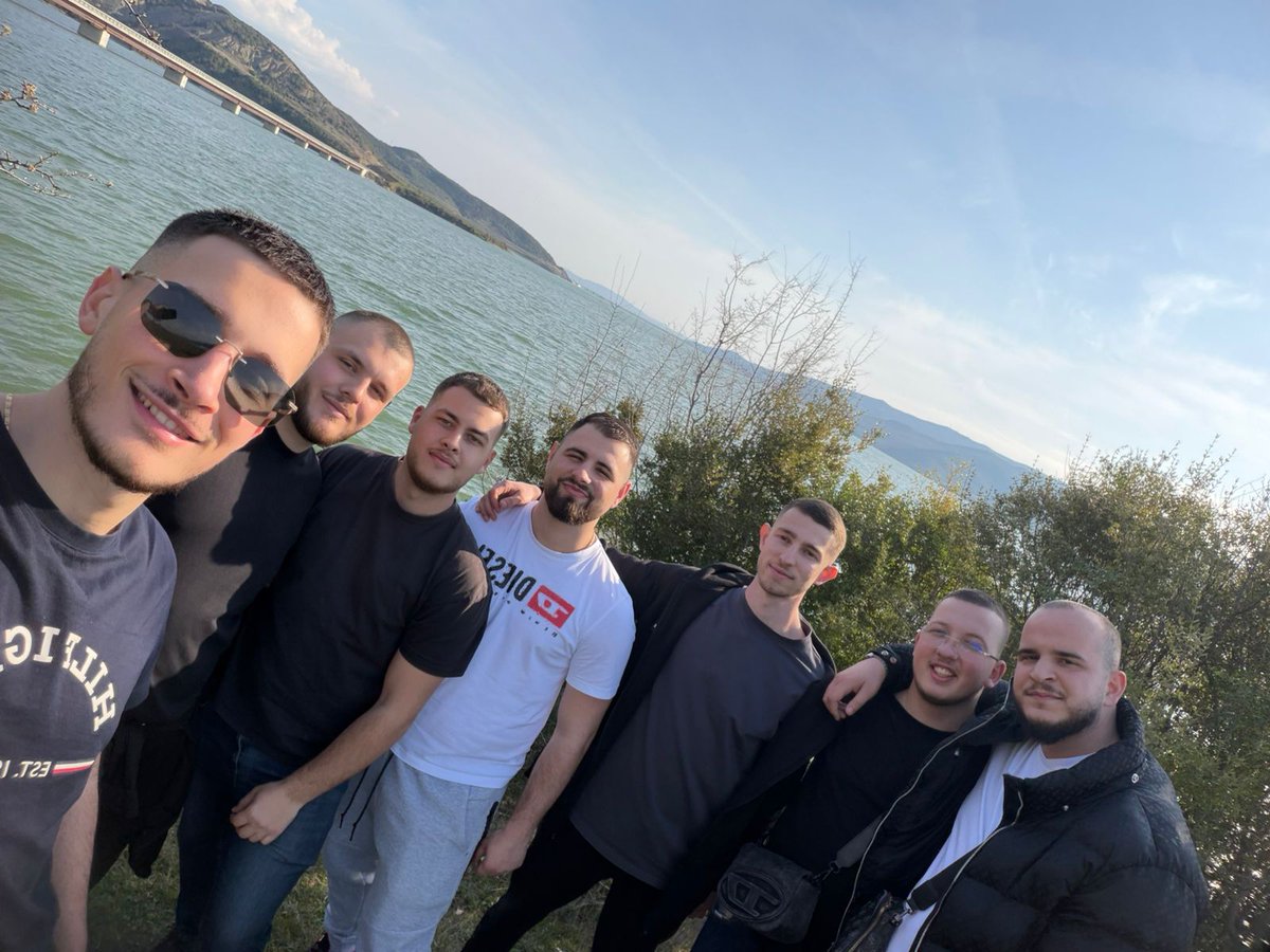 TedsMindset's tweet photo. Had a great time with friends this weekend at this beautiful artificial lake. Place marked at the list " Visit again" 😂🤝 https://t.co/mwPdOREcAw