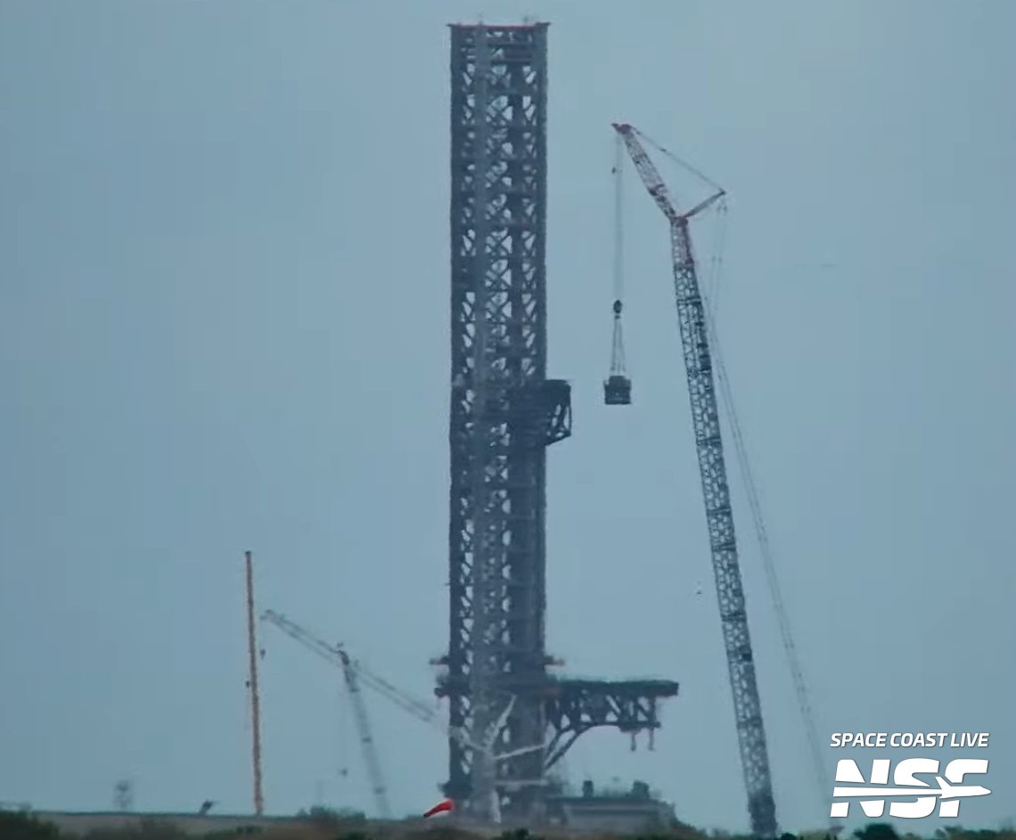 TrackingTheSB's tweet image. The ship quick disconnect extension has been lifted at LC39A.

Track Cape Canaveral Here: figma.com/design/lHRSgzU…
Join Our Discord Here: discord.gg/ZbrSYPzDAq

📸NSF | Space Coast Live
nsf.live/spacecoast

#Tracking #starship #CapeCanaveral #SpaceX