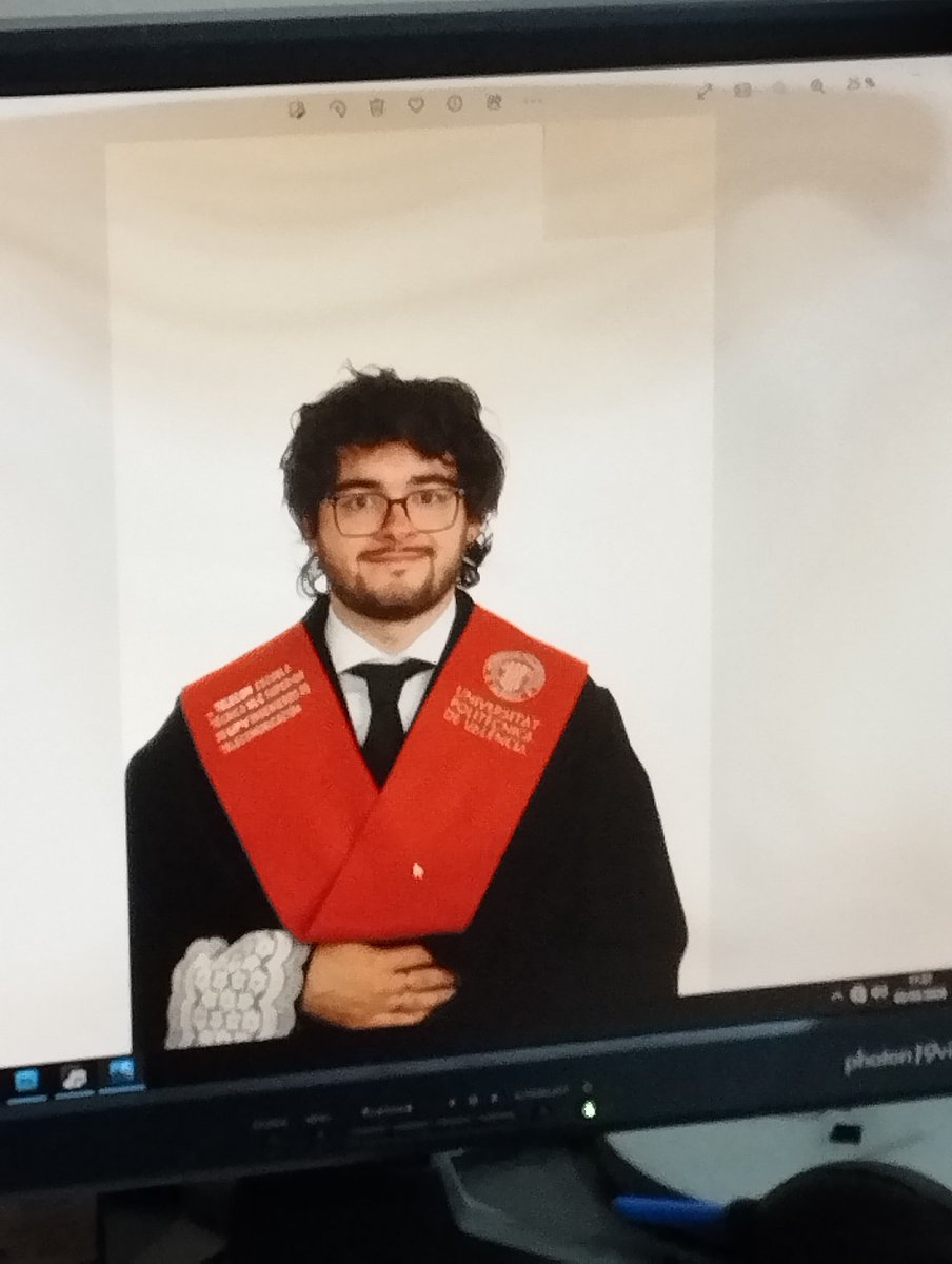 Por aquí no puse nada, pero uff
Que me graduo ayayay