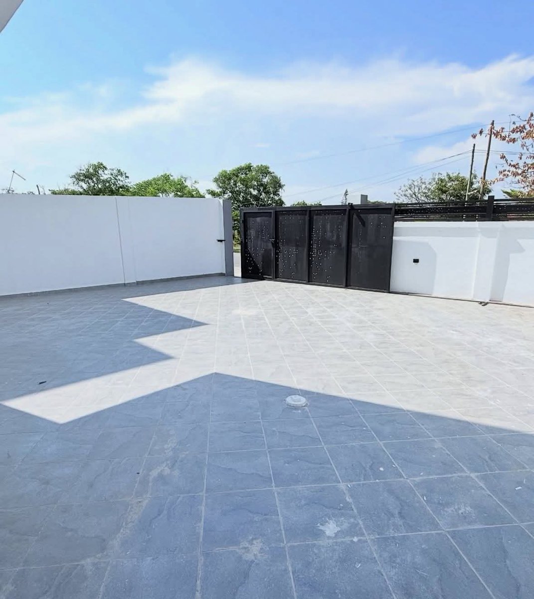 Wealth2444's tweet photo. You have 60 million and above ?

Take the step !!!

I wonder why a young man is building house with gigantic  pillars everywhere as decoration 🙂

Do you know modern is today ?

#Arnainfraltd
@Engr.Nurudeen
#Nigeria https://t.co/iAC9G7AZSU