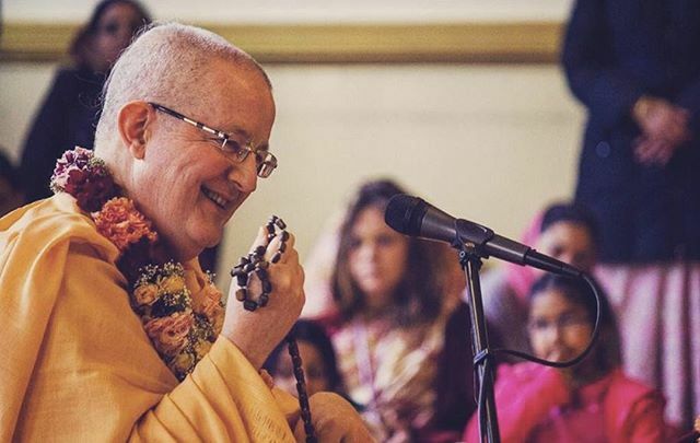 Romapada_Swami's tweet photo. Remember to only focus on today because the past is irreversible and the future is unpredictable.⠀
⠀
#beingpresent #righthererightnow #today #wecandoit #romapadaswami #motivationalspeaker #spiritualteacher #lifeteachings #quotestoinspire #lifequotes https://t.co/I98dGLYK7E