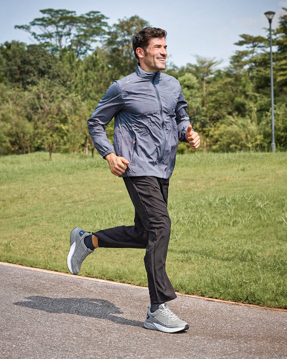 TheFitVille's tweet image. Run light. Run wide. 🏃‍♂️

Some runs aren’t about speed — they’re about enjoying the movement, the air, and the moment.

#FitVille #ReboundNeo #WideFit #ActiveLifestyle