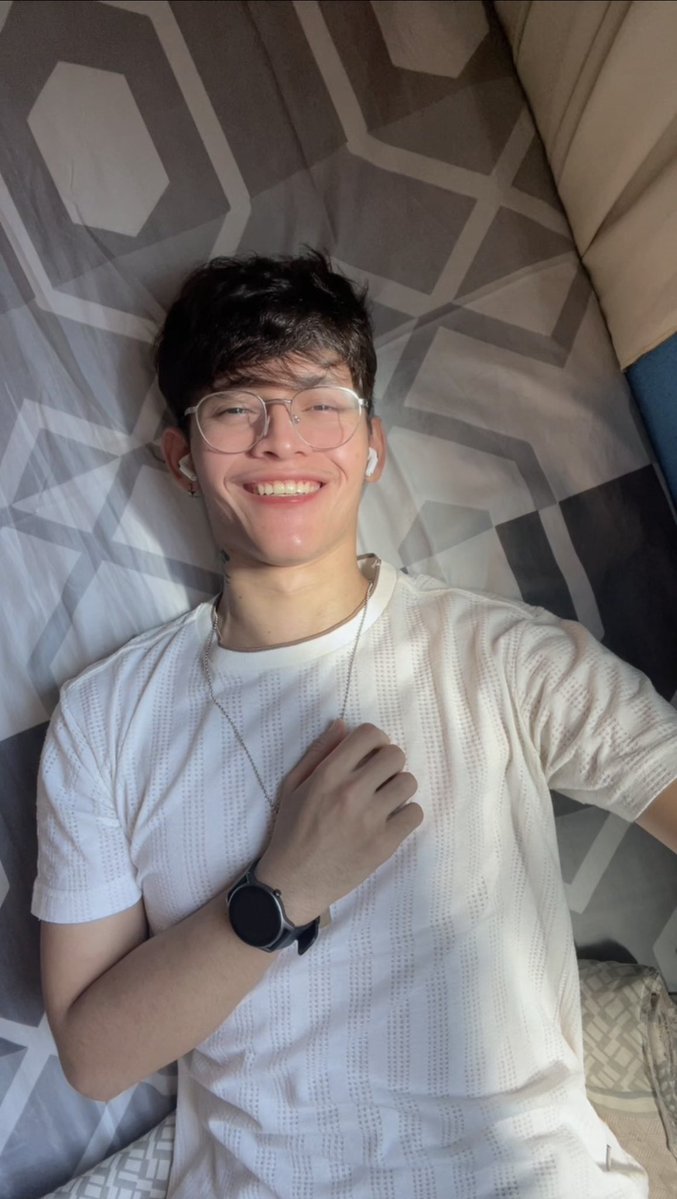 SAM 🦊 tweet media