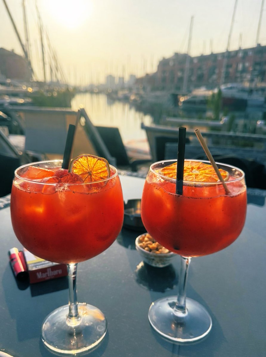 Ma 
non è vero!
ma chi l'ha detto?!
Certo che ho anch'io 
un mio Super Eroe preferito!

-"Si chiama Barman."

                      Web