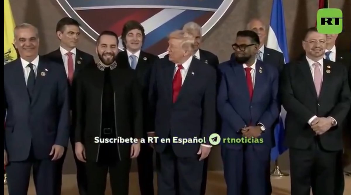 Pa más re cacha el logo del canal tapa la cara de Kast. 😂😂😂😂😂😂😂