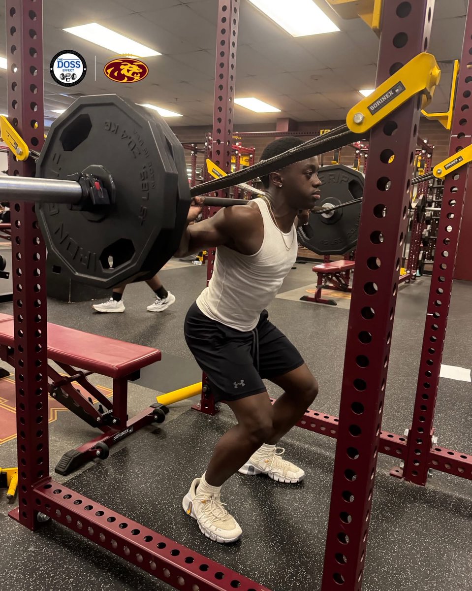 JamierMckinney's tweet image. What it's been looking like lately. #focused
@MP_PrideFB
@CoachJonRoberts
@gridironarizona
@CoachBC_ 
@JUSTCHILLY 
@theF00TBALLguy 
@PrepRedzoneAZ 
@CoachDoege 
@Holgorsendana