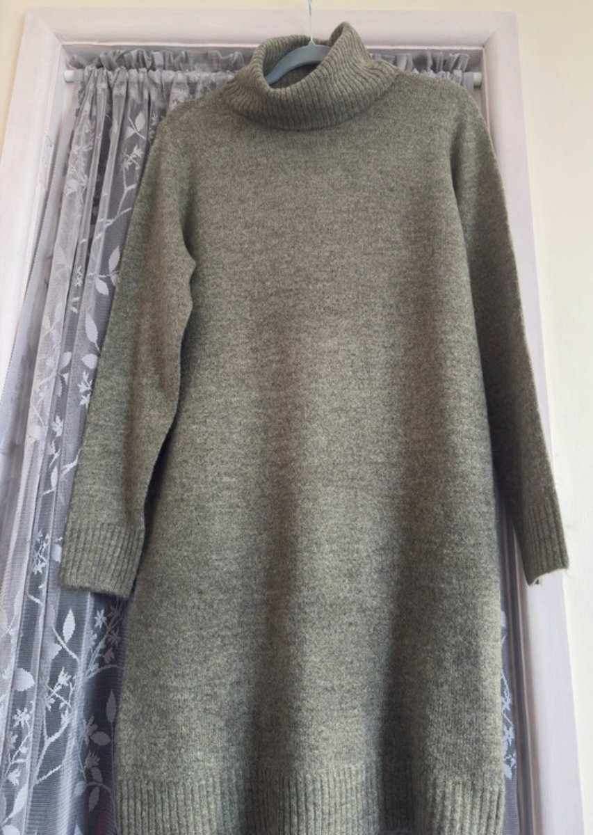TraceyMcnerney's tweet image. Some more nice items for sale, take a look: 

vinted.co.uk/member/2682099…

#rafsimons #marccain #jumperdress #evelom #giftsforhim #giftsforher