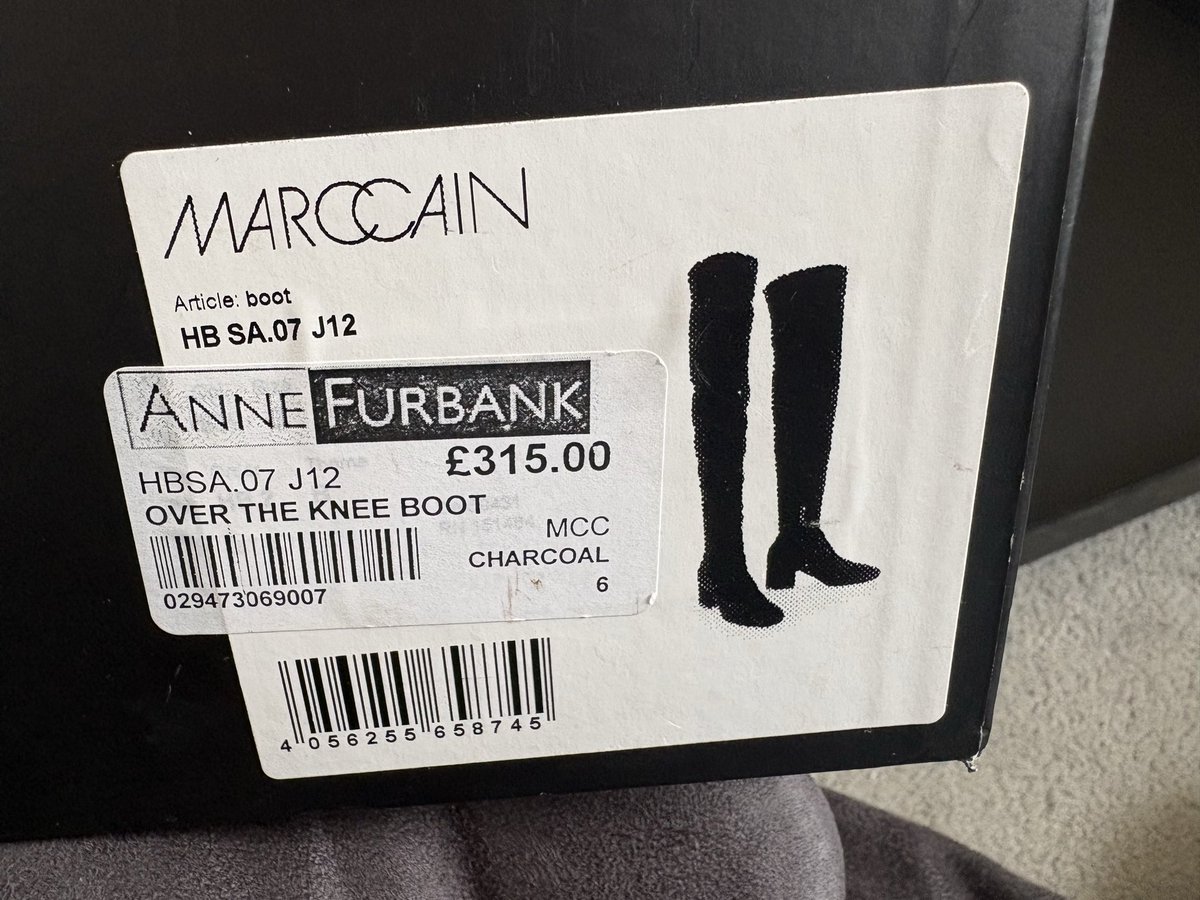 TraceyMcnerney's tweet image. Some more nice items for sale, take a look: 

vinted.co.uk/member/2682099…

#rafsimons #marccain #jumperdress #evelom #giftsforhim #giftsforher
